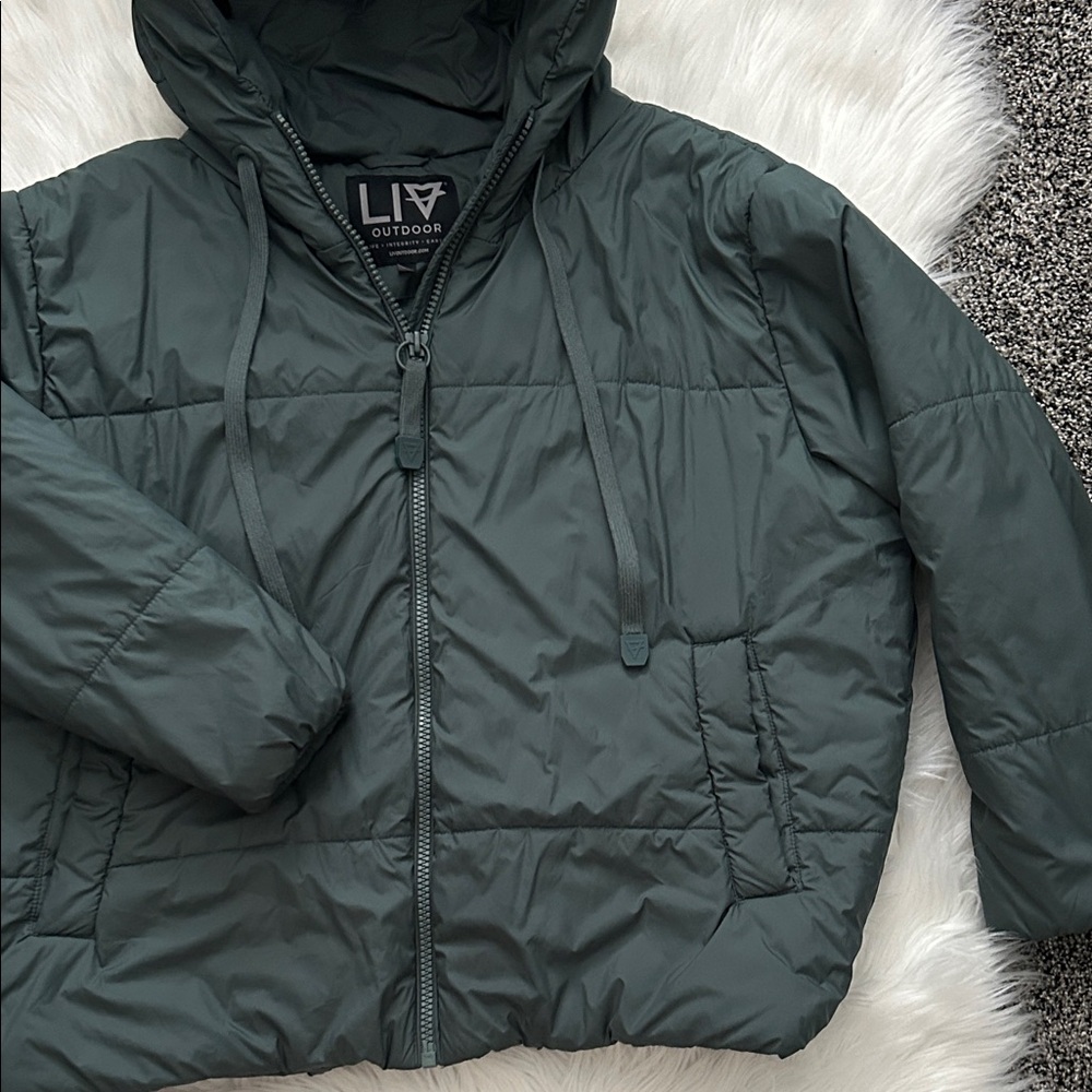LIV Outdoor Women's Quilted Puffer Jacket - Picture 2 of 5
